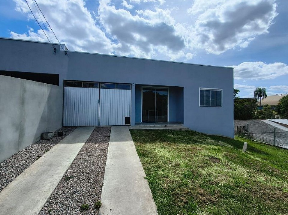 Casa próx Ginásio, valor 1.100,00